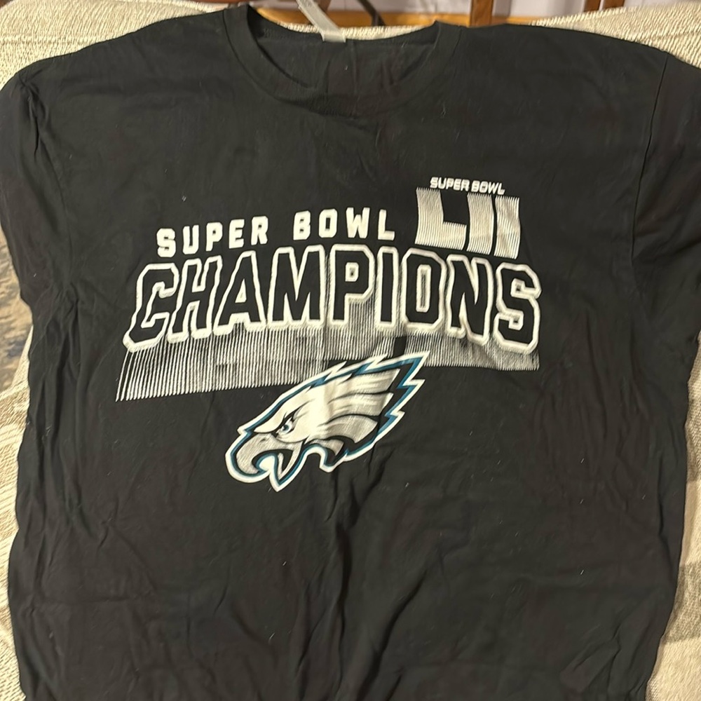 Eagles Super 52  Bowl Champions tee size Large